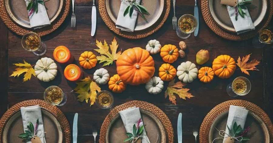 Thanksgiving table