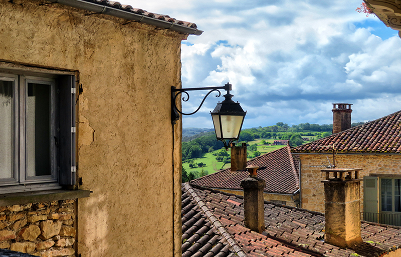 Belves Dordogne Tour Guide France